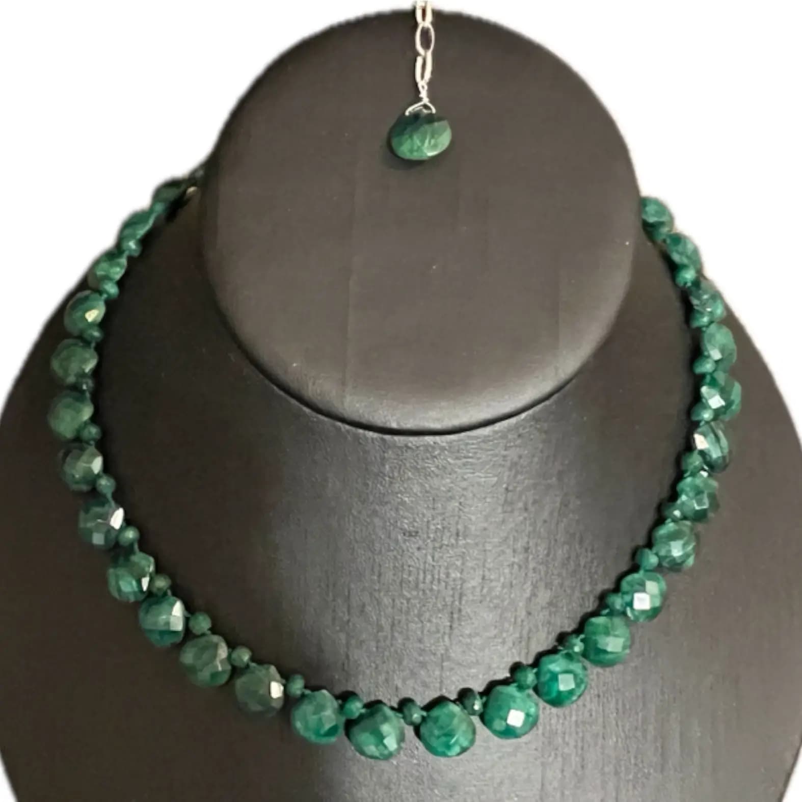 EMERALD HEARTS COLLAR
